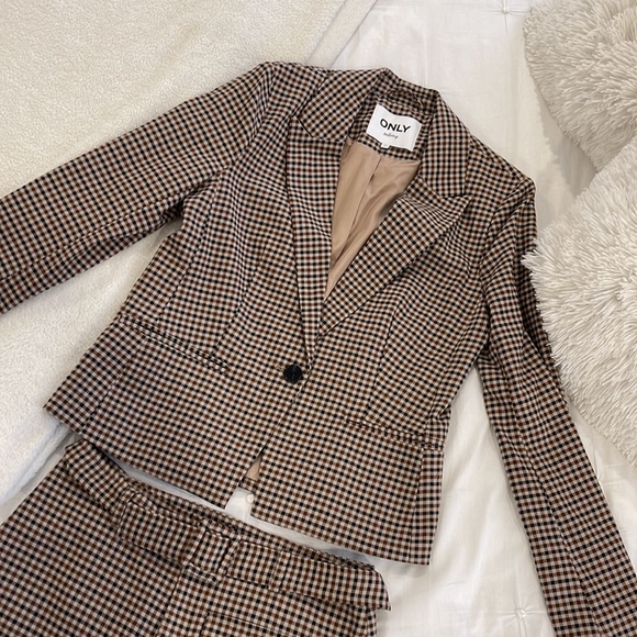 ONLY tailoring suit - two piece set, skirt & blazer - Picture 4 of 6